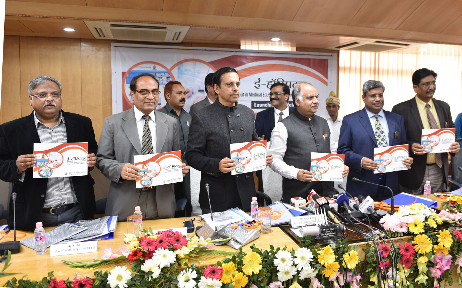 प्रदेश के सरकारी मेडिकल कालेजों में प्रथम बार रोगियों की सुविधा हेतु ई-हास्पिटल इंफारमेशन सिस्टम की शुरुआत : आशुतोष टंडन