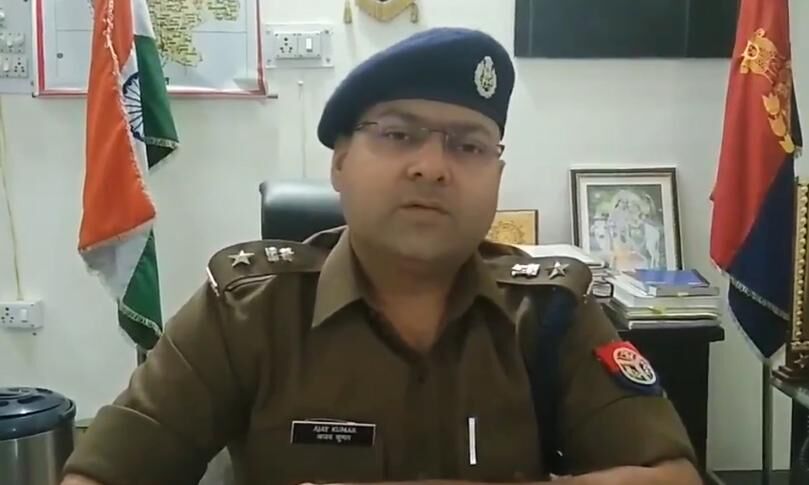 पुलिसकर्मियों ने हवा में लहराया अवैध असलाह तो एसएसपी ने भेज दिया जेल