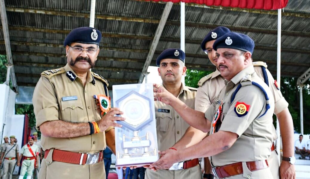 सुधीर कुमार की पुलिस के फिफ्टी डेज, एनकाउंटर में 50 बदमाश वाया अस्पताल पहुंचे जेल सुधीर कुमार की पुलिस के फिफ्टी डेज, एनकाउंटर में 50 बदमाश वाया अस्पताल पहुंचे जेल