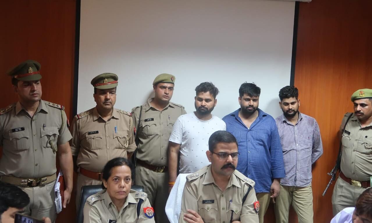 गौतमबुद्धनगर की पुलिस ने फर्जी कम्पनी का किया पर्दाफाश गौतमबुद्धनगर की पुलिस ने फर्जी कम्पनी का किया पर्दाफाश