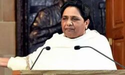 मायावती फिर बसपा की राष्ट्रीय अध्यक्ष बनी, उपचुनाव की सभी सीटों पर प्रत्याशी घोषित मायावती फिर बसपा की राष्ट्रीय अध्यक्ष बनी, उपचुनाव की सभी सीटों पर प्रत्याशी घोषित