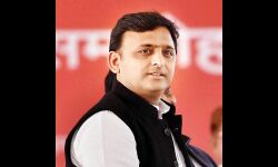 यूपी में विपक्ष की धुरी हैं अखिलेश यादव यूपी में विपक्ष की धुरी हैं अखिलेश यादव