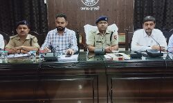 एसपी अजय और एडीएम अरविंद ने जनपद के सभी अधिकारियों को किया एलर्ट