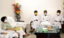 नोडल अफसर अनीता सी मेश्राम ने परखी व्यवस्था, जनप्रतिनिधि संग की बैठक नोडल अफसर अनीता सी मेश्राम ने परखी व्यवस्था, जनप्रतिनिधि संग की बैठक