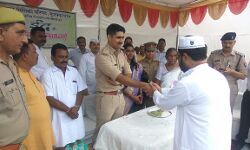 ईद की नमाज़ मे मुल्क मे अमन और सलामती के लिये उठे हज़ारो हाथ