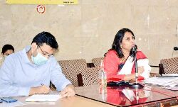 सभासद ऐसे लोगो की सूचना दे जो बाहर जनपदों से आये है - जिलाधिकारी सभासद ऐसे लोगो की सूचना दे जो बाहर जनपदों से आये है - जिलाधिकारी