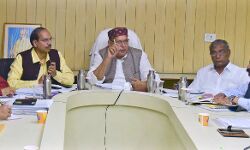 किसानों के हितार्थ संचालित योजनाओं का लाभ किसानों को सीधे मुहैया करायें : सूर्य प्रताप शाही