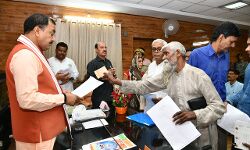 उप मुख्यमंत्री केशव प्रसाद मौर्य ने लगाया जनता दरबार उप मुख्यमंत्री केशव प्रसाद मौर्य ने लगाया जनता दरबार