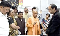 मुख्यमंत्री ने राज्य संक्रामक रोग नियंत्रण कक्ष का किया निरीक्षण