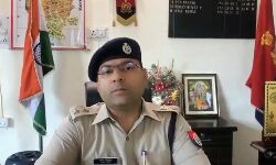 मैनपुरी में अपराधों में लिप्त सिपाही पर कप्तान अजय का चला हंटर, किया बर्खास्त मैनपुरी में अपराधों में लिप्त सिपाही पर कप्तान अजय का चला हंटर, किया बर्खास्त