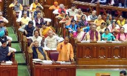 लोकतंत्र में संवाद सबसे सशक्त माध्यम है : योगी आदित्यनाथ