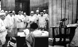 आज ही के दिन 1975 में हुई थी इमरजेंसी लागू आज ही के दिन 1975 में हुई थी इमरजेंसी लागू