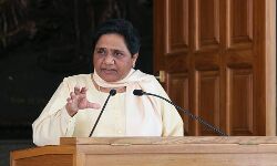 यूपीकोका का इस्तेमाल गरीबों, दलितों, पिछड़ों और धार्मिक अल्पसंख्यकों के खिलाफ होगा : मायावती यूपीकोका का इस्तेमाल गरीबों, दलितों, पिछड़ों और धार्मिक अल्पसंख्यकों के खिलाफ होगा : मायावती