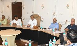 कौशल विकास को बेहतर बनाएं ताकि युवाओं को रोजगार के अधिकाधिक अवसर मिल सकें । मुख्यमंत्री कौशल विकास को बेहतर बनाएं ताकि युवाओं को रोजगार के अधिकाधिक अवसर मिल सकें । मुख्यमंत्री