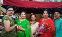 हरियाली तीज की पूर्व संध्या पर महिलाओं ने उठाया झूले का आनंद