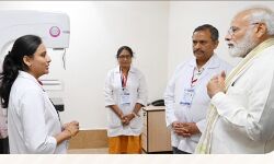 कोविड-19 से लड़ने वाले स्वास्थ्य कर्मियों के लिए बीमा योजना