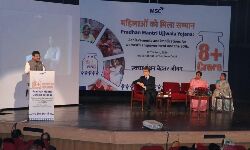 घरों के पारंपरिक चूल्हों से निकलने वाला धुआं स्वास्थ्य के लिए खतरनाक होता है : धर्मेन्द्र प्रधान घरों के पारंपरिक चूल्हों से निकलने वाला धुआं स्वास्थ्य के लिए खतरनाक होता है : धर्मेन्द्र प्रधान