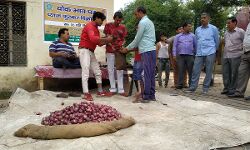 प्याज की कालाबाजारी जमाखोरों के विरूद्ध कड़ी कार्यवाही