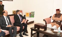 जल विद्युत परियोजनाएं एनटीपीसी एवं यूजेवीएनएल के संयुक्त उद्यम से चलाए जाने की ओर कदम बढ़ाए जाए : त्रिवेन्द्र सिंह रावत