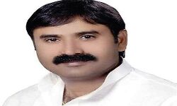 बसपा नेता राजेश यादव की इलाहाबाद यूनिवर्सिटी के सामने हत्या , समर्थकों ने गाड़ियों में आग लगाई बसपा नेता राजेश यादव की इलाहाबाद यूनिवर्सिटी के सामने हत्या , समर्थकों ने गाड़ियों में आग लगाई