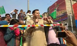 बिहार बंद : तेजस्वी यादव और तेजप्रताप यादव सैकड़ो समर्थकों के साथ गिरफ्तार