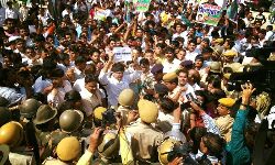 अफसर, सांसद, विधायक आदि के खिलाफ शिकायत दर्ज करना आसान नहीं रहेगा : सचिन पायलट अफसर, सांसद, विधायक आदि के खिलाफ शिकायत दर्ज करना आसान नहीं रहेगा : सचिन पायलट