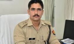 व्हाट्सएप ग्रुप एडमिन को आईपीएस अभिषेक ने कहा-खबरदार... चूके तो खैर नहीं! व्हाट्सएप ग्रुप एडमिन को आईपीएस अभिषेक ने कहा-खबरदार... चूके तो खैर नहीं!