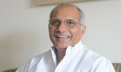 संवेदनशील बाढ़ स्थलो पर पर्याप्त रिजर्व स्टाॅक सुरक्षित रखा जाये -मंत्री धर्मपाल सिंह