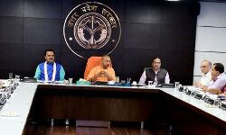 सीएम ने ली सड़क सुरक्षा मीटिंग, यातायात नियमों का पालन जरूरी-मुख्यमंत्री सीएम ने ली सड़क सुरक्षा मीटिंग, यातायात नियमों का पालन जरूरी-मुख्यमंत्री