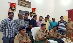 कप्तान अभिषेक यादव की टीम ने पकड़ी एक करोड़ की नकली शराब कप्तान अभिषेक यादव की टीम ने पकड़ी एक करोड़ की नकली शराब