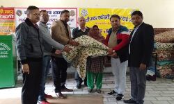 होली मदर एकेडमी और लायंस क्लब शामली द्वारा संयुक्त रूप से गरीबों को कम्बल वितरण