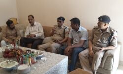 मुहब्बत के पर्व पर आसिफ के घर रही रौनक, जारी रहा मुबारकबाद का दौर