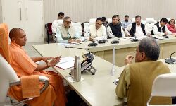 यूपी में लाॅक डाउन ज़िलों की संख्या बढ़ी,सीएम ने सख्त कार्रवाई करने के दिए निर्देश