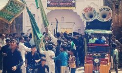 मुहर्रम माह की 6 तारीख को शिया सौगवारों ने निकाला मातमी जुलूस मुहर्रम माह की 6 तारीख को शिया सौगवारों ने निकाला मातमी जुलूस