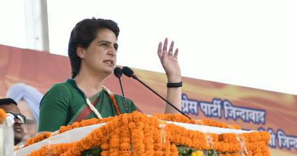 कांग्रेस महासचिव प्रियंका गांधी ने मोदी सरकार पर कसा तंज, आर्थिक मंदी को छिपाने की बजाय इससे उबरने का प्रयास करें